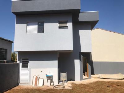 Casa para Venda, em Atibaia, bairro Jardim Santo Antônio, 2 dormitórios, 3 banheiros, 2 suítes, 3 vagas